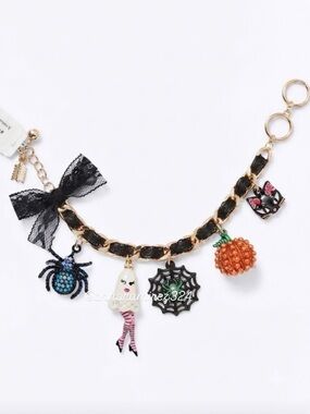 NWT ⚜️🖤⚜️ Betsey Johnson Halloween Charm Bracelet